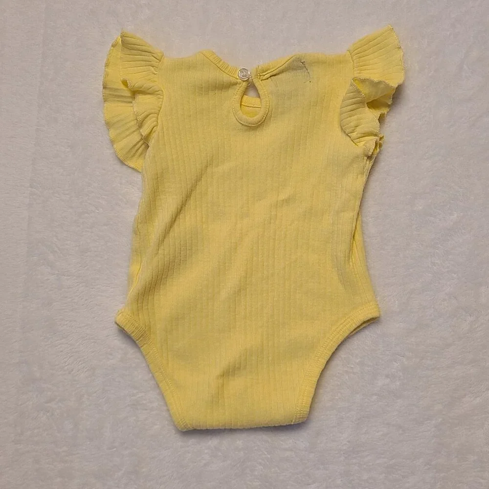 Yellow Ruffled Sleeve Baby Bodysuit 0-3M